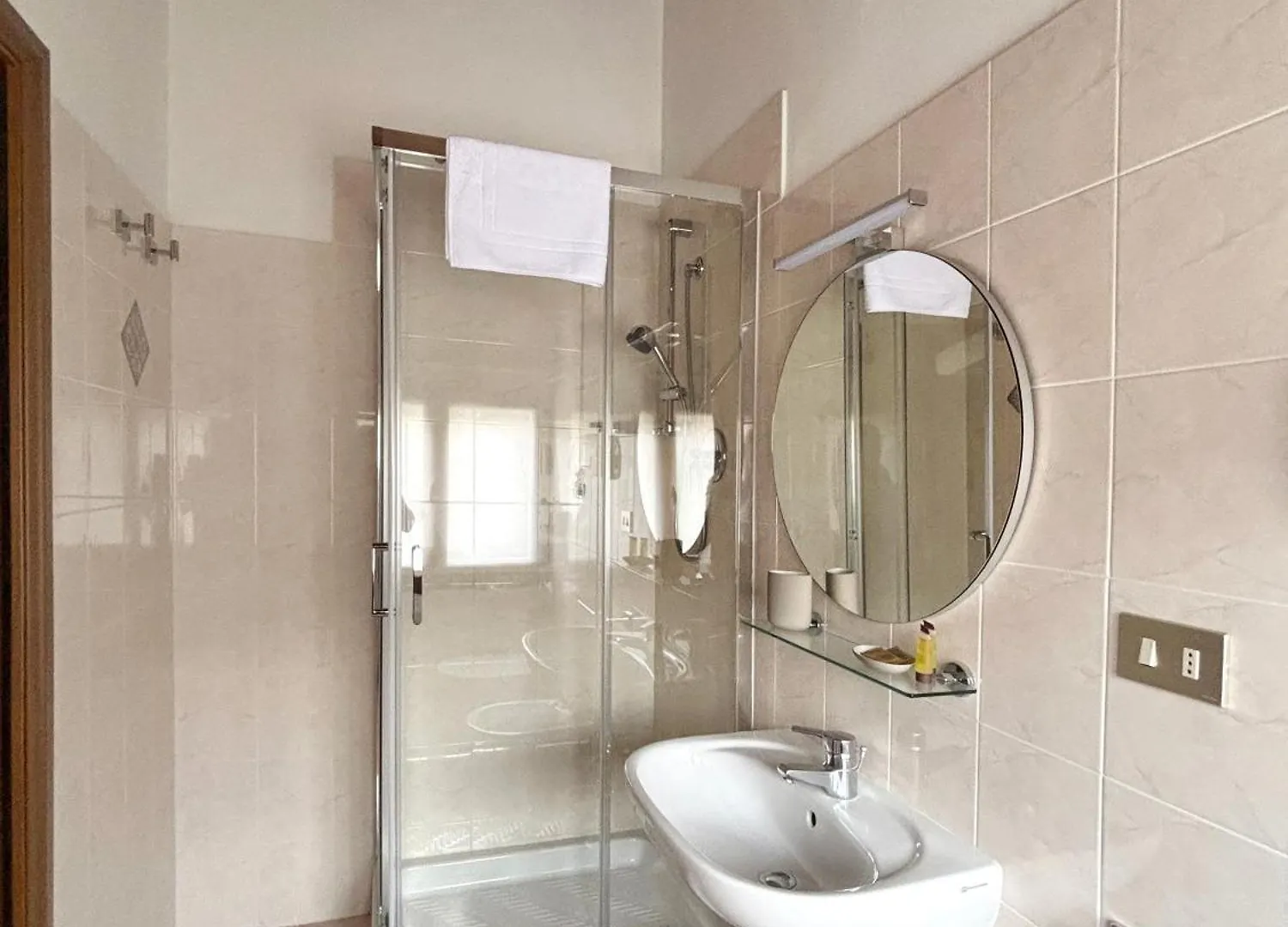 ** Hotel Una Finestra Sul Lago Castel dell'Alpi Italy